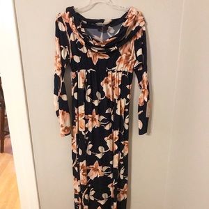 Off the shoulder pregnancy dress.